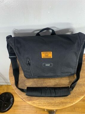 OAKLEY unisex messenger shoulder bag
